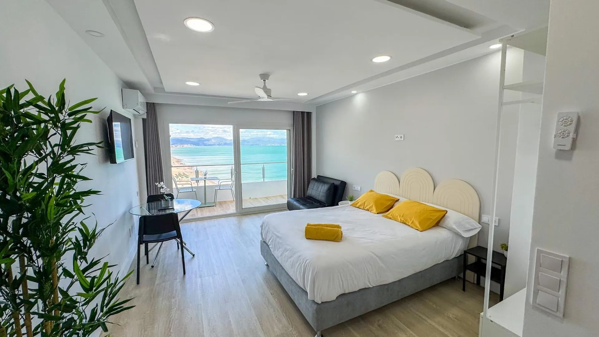 Spectacular Sea Views Torremolinos Apartment Spain