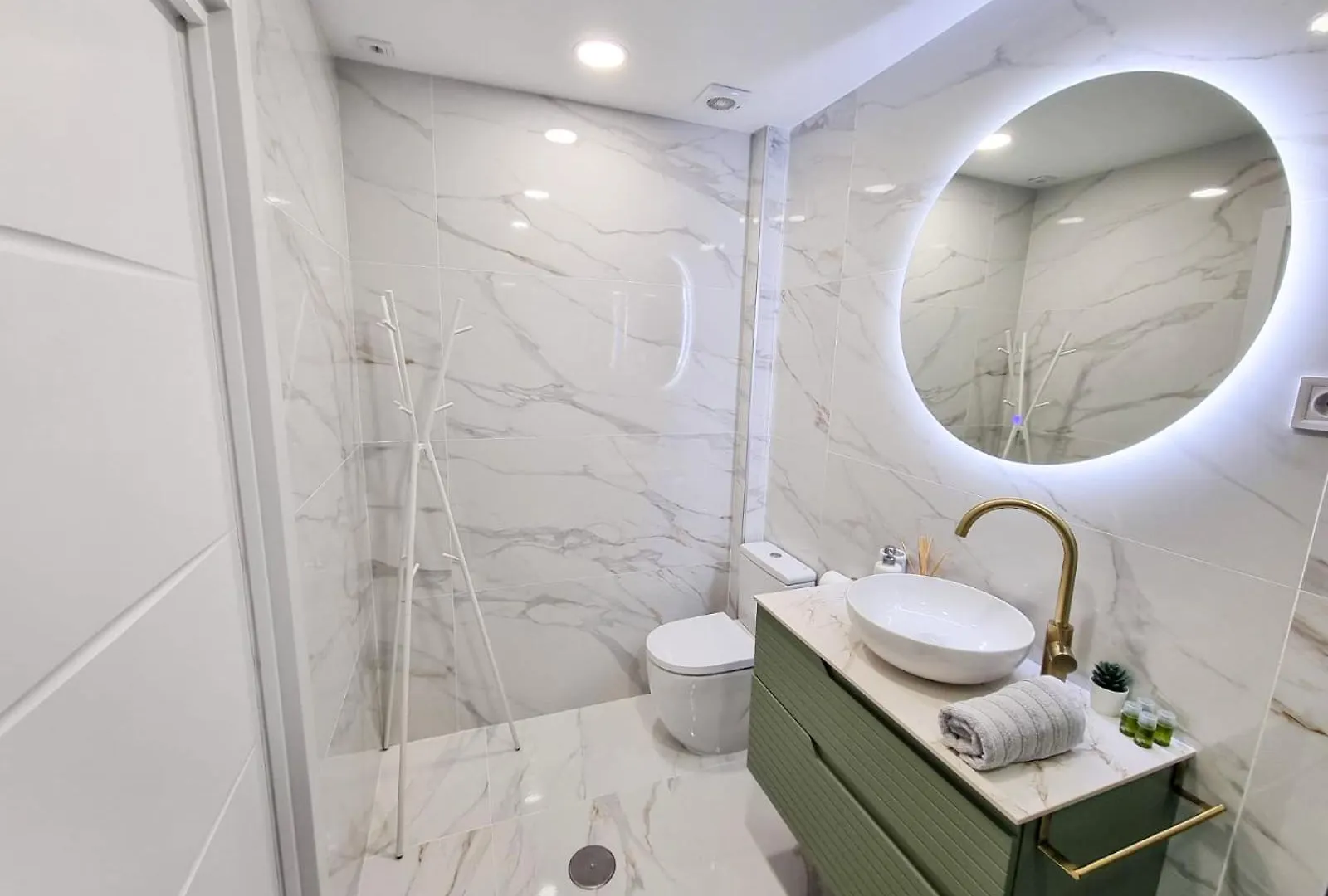 Spectacular Sea Views Torremolinos Apartment