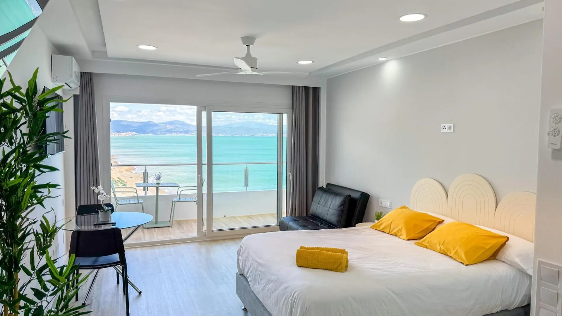 Spectacular Sea Views Torremolinos Apartment Spain
